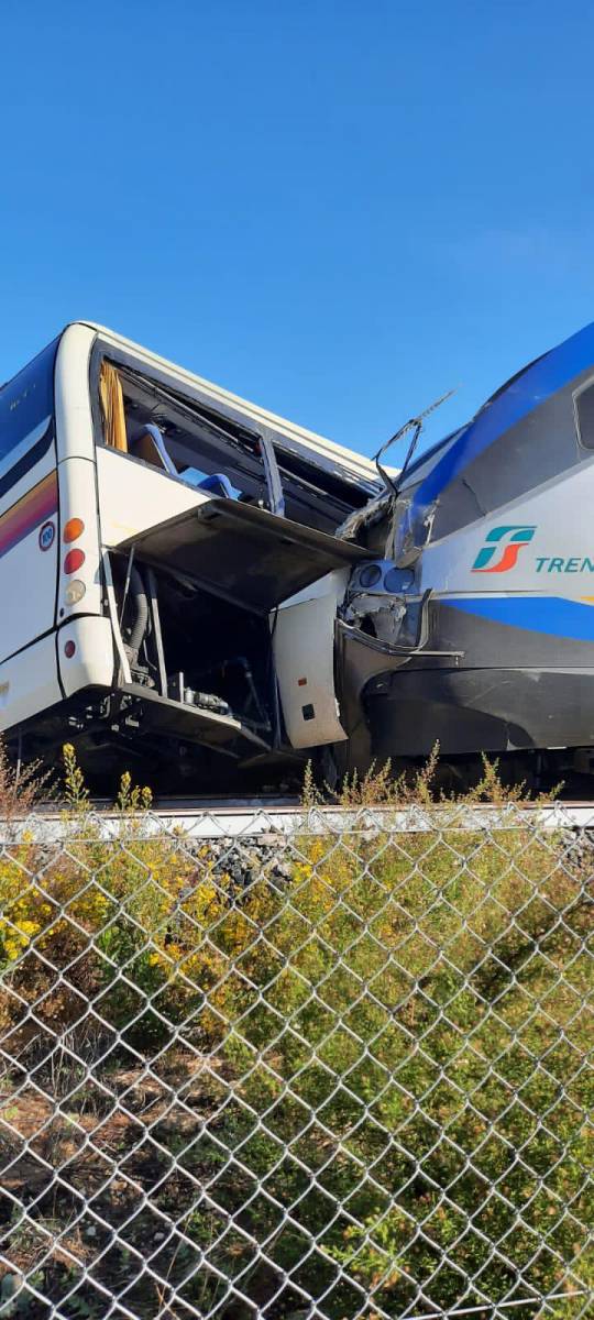 Vittoria, scontro tra treno ed autobus article-post