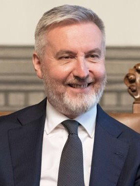 Guerini: “A Natale niente regole, gli italiani se le daranno da soli” article-post
