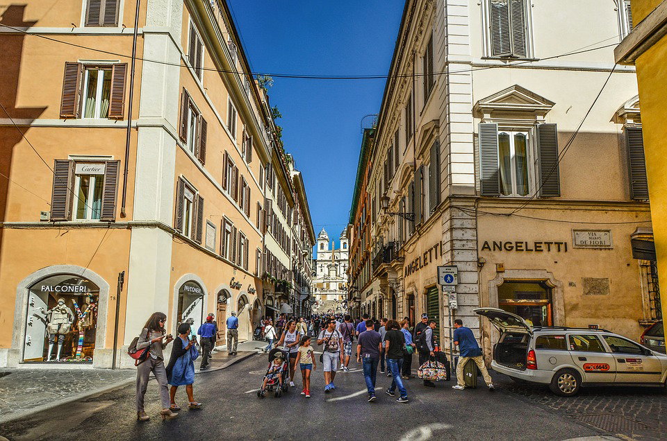 Nuova ordinanza Regione Lazio anti-covid: chiusi centri commerciali e strutture con grandi superfici article-post