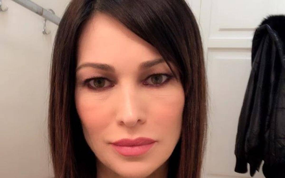 Manuela Arcuri smentisce Garko: “È stato amore con l’attore!” article-post
