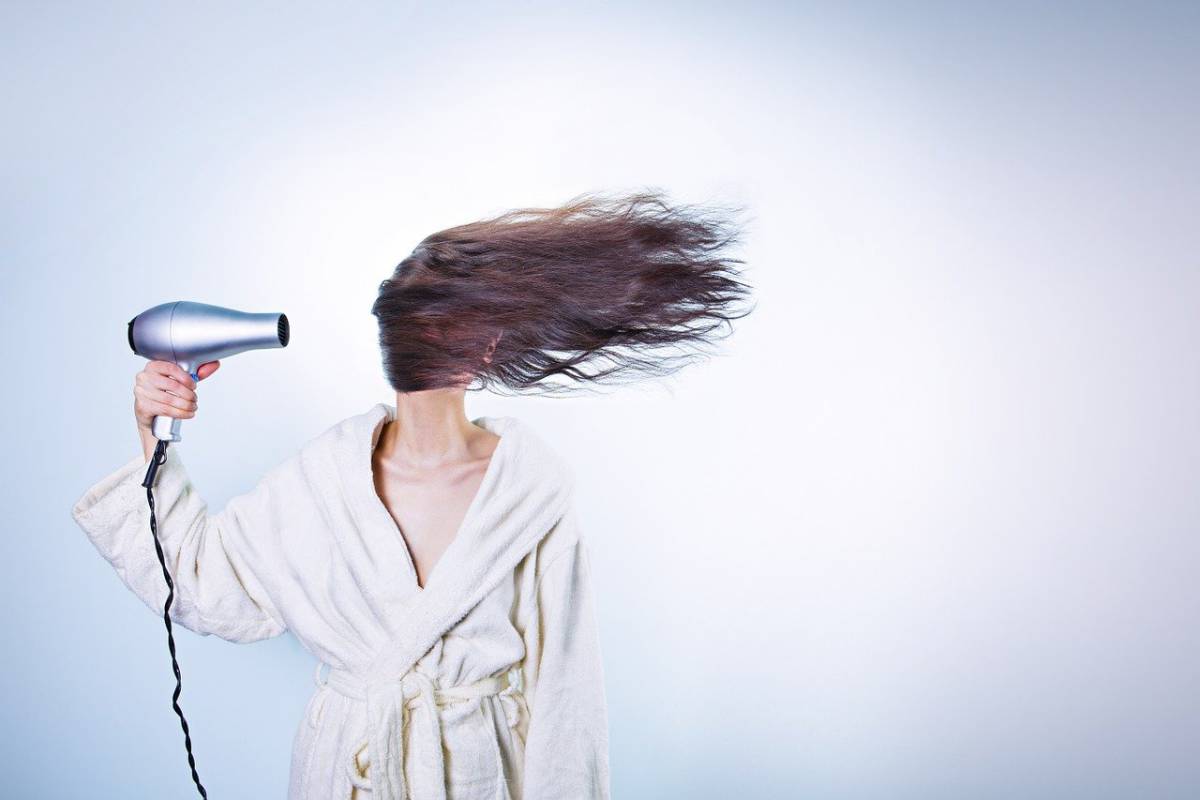 Covid: 30% pazienti perde molti capelli article-post
