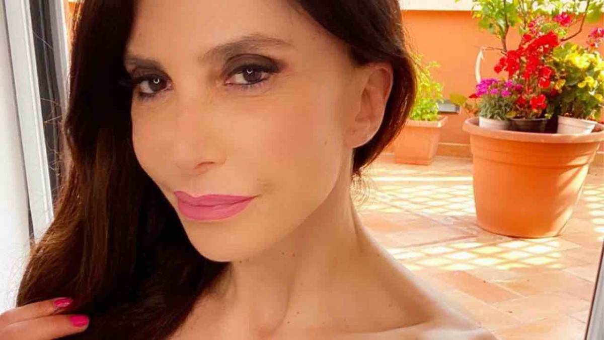 Carmen di Pietro passione senza freni con Maradona: “Ero così imbambolata di lui” article-post