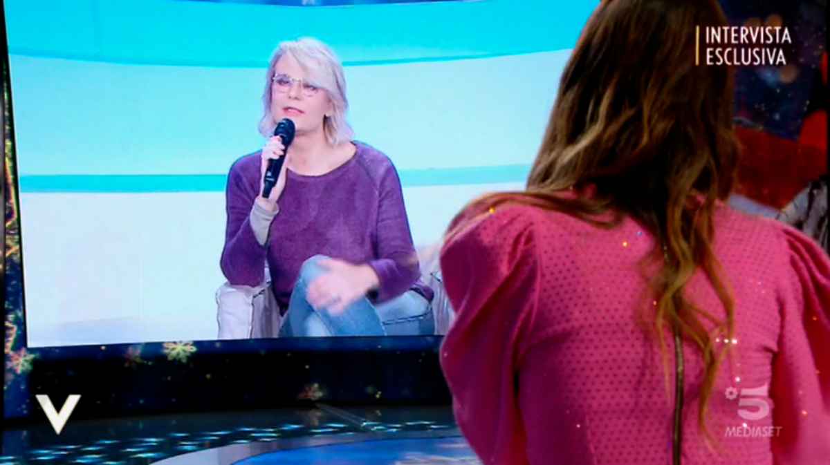 Maria De Filippi, i complimenti a Silvia Toffanin applauditi dal web article-post