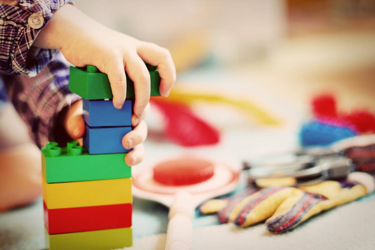 Versilia, maestre lasciano bambino di 4 anni senza regalo di Natale article-post