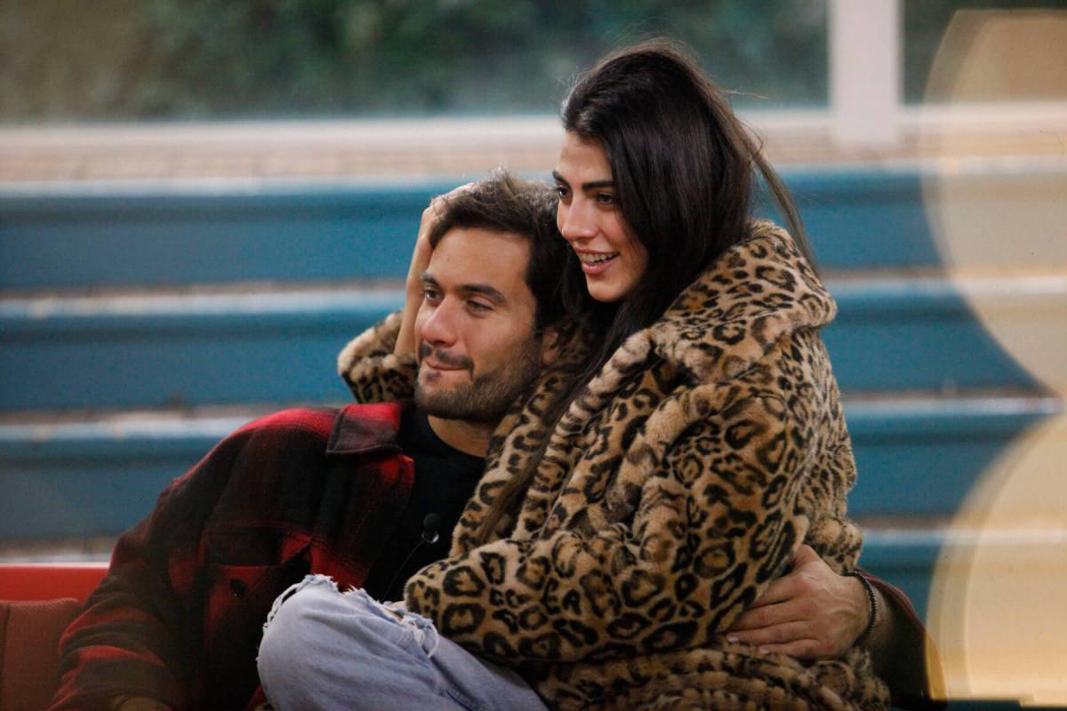 GFVIP, Giulia Salemi e Pierpaolo bacio in piscina: un copia incolla della Gregoraci? article-post