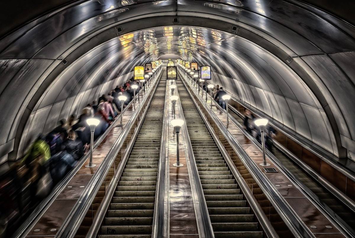 Roma, donna finisce sotto metro A: è gravissima article-post