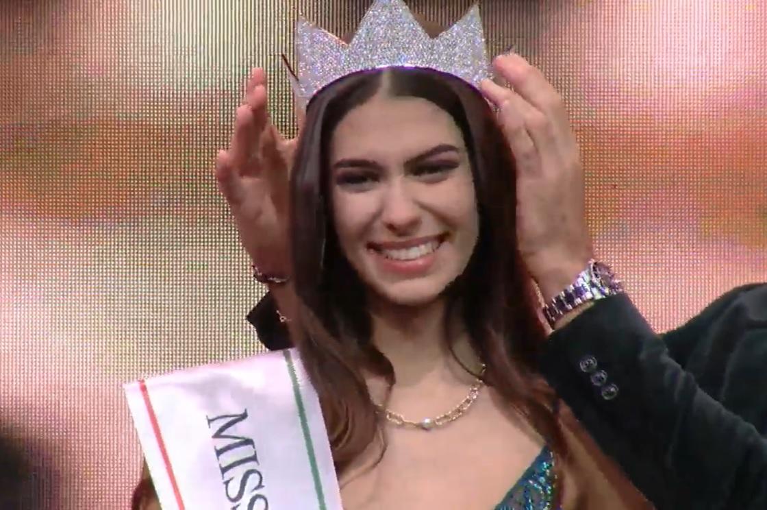 Miss Italia 2020, Martina Sambucini conquista scettro e corona article-post