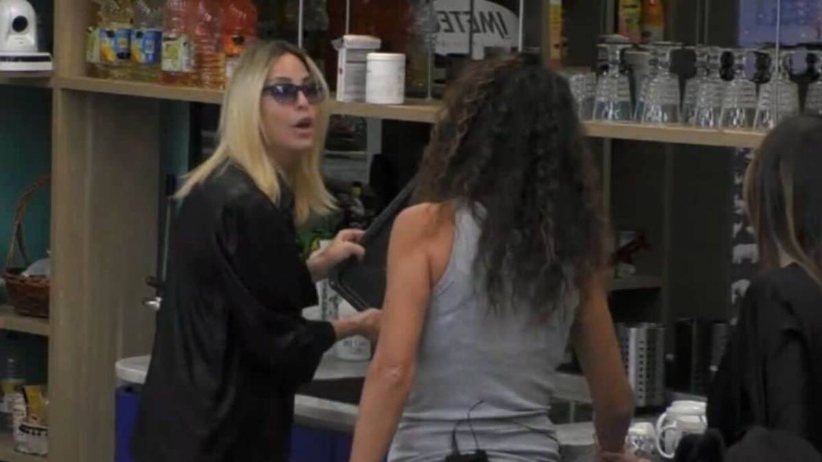 GFVIP, Samantha De Grenet incontenibile: “La uccido!” article-post