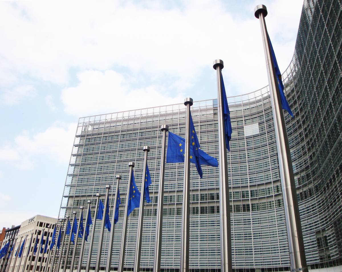 Summit UE pandemia Covid: limitare i viaggi non essenziali e accelerare le vaccinazioni article-post