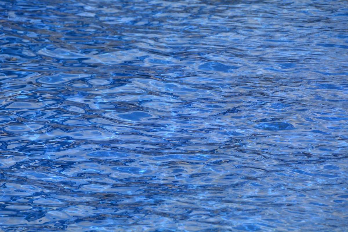 Muore folgorato in piscina a 25 anni article-post