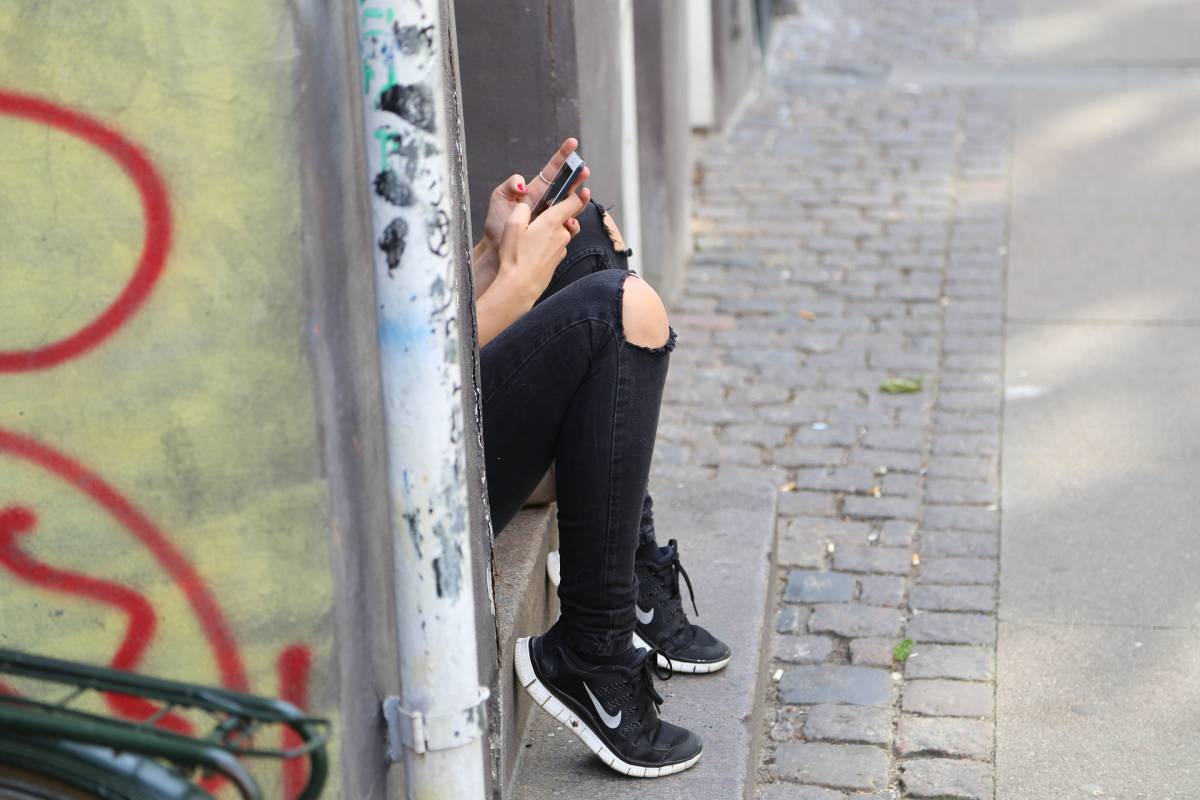 “Gioca con me o mi uccido”, Polizia salva 13enne dal suicidio article-post