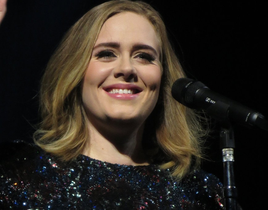 Morto il padre della cantante Adele per una grave malattia. I due non si parlavano da anni article-post