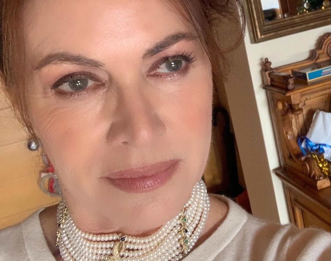 Elena Sofia Ricci racconta le molestie subite a 12 anni: “Come una rosa sotto il ghiaccio” article-post