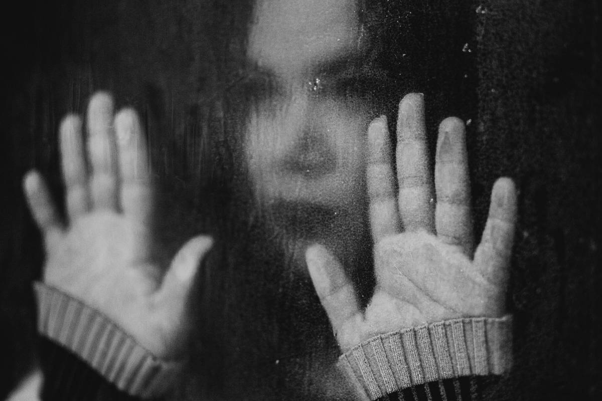 Caso Grillo, un’amica della ragazza: “Mi mandò delle foto, aveva lividi su tutto il corpo”. article-post