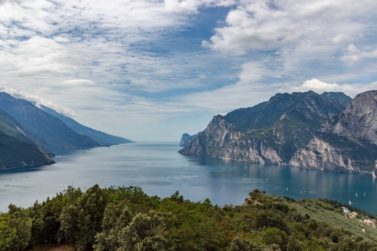 Incidente sul lago, 22enne muore sul colpo. 2 i feriti article-post