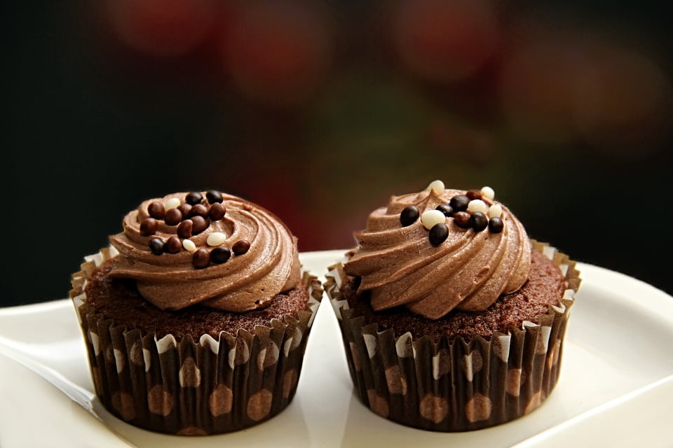 Muffin con ganache al cioccolato in friggitrice ad aria article-post