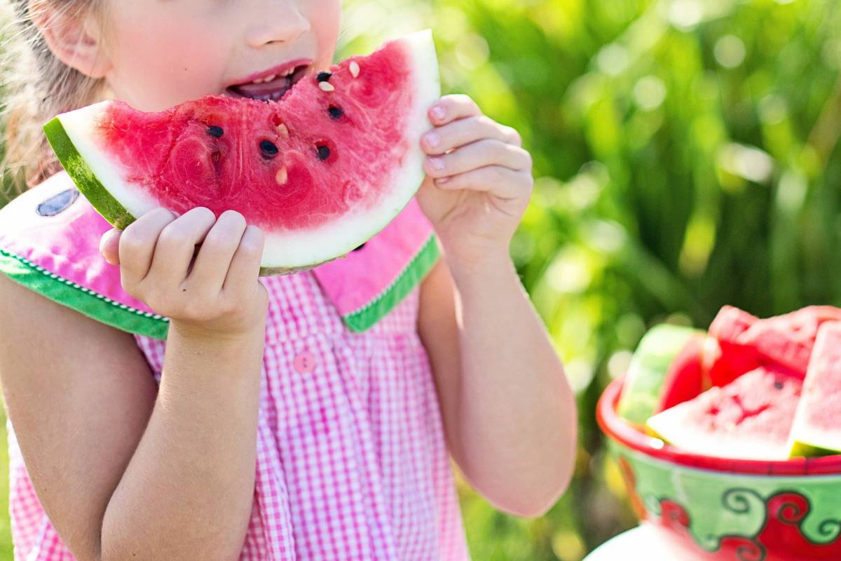 Bambini e obesità: I bambini che mangiano più lentamente hanno meno probabilità di essere estroversi e impulsivi article-post