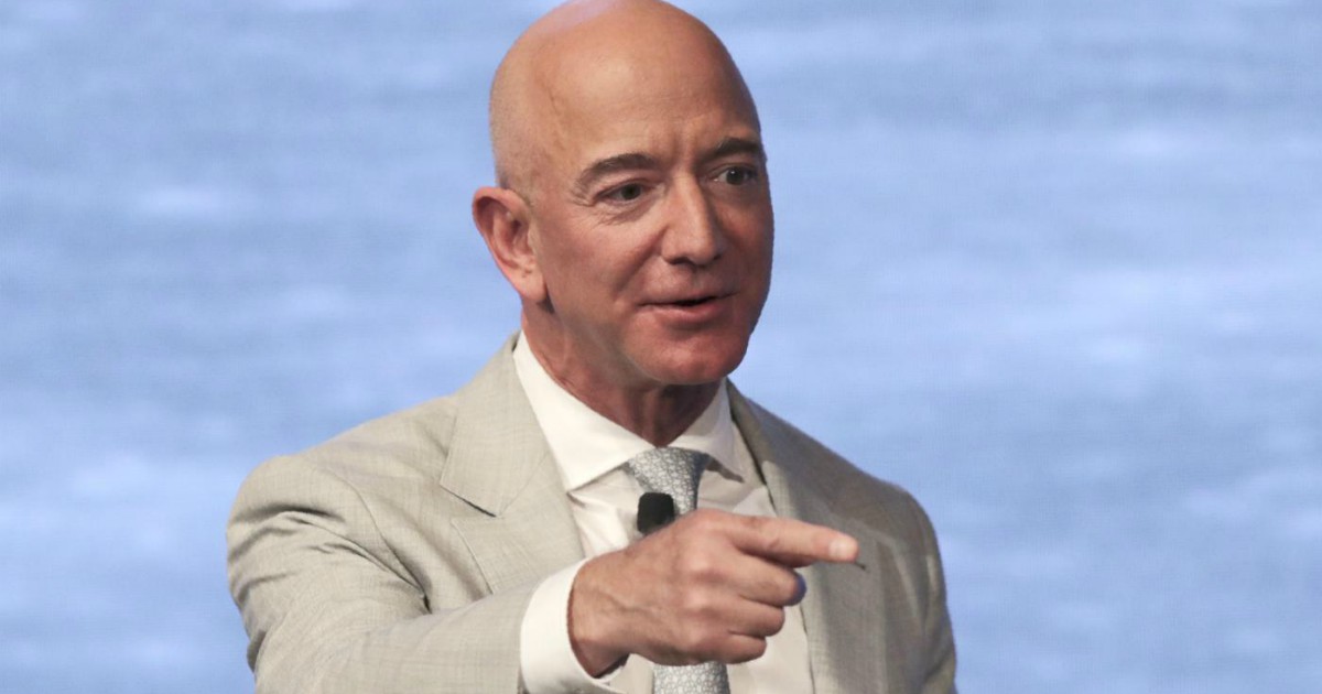 Jeff Bezos è pronto per il suo primo viaggio nello spazio: la DIRETTA article-post