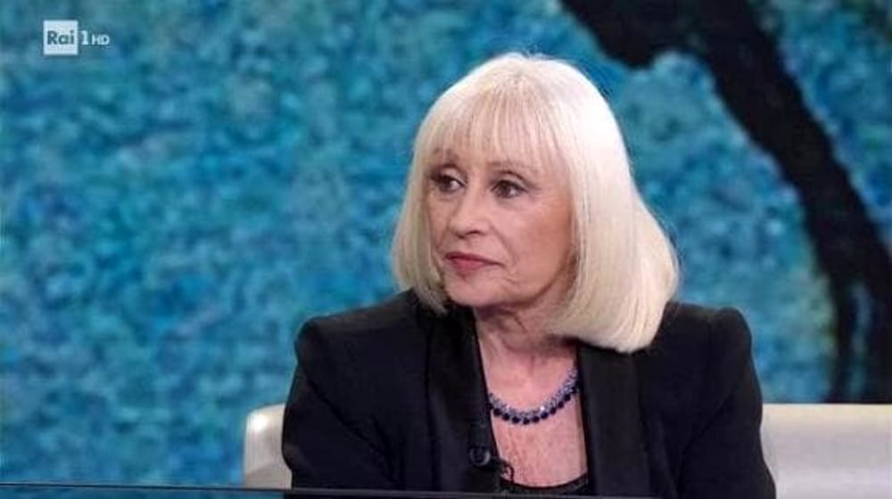 Raffaella Carrà, il cordoglio dei vip: da Maria de Filippi a Laura Pausini article-post