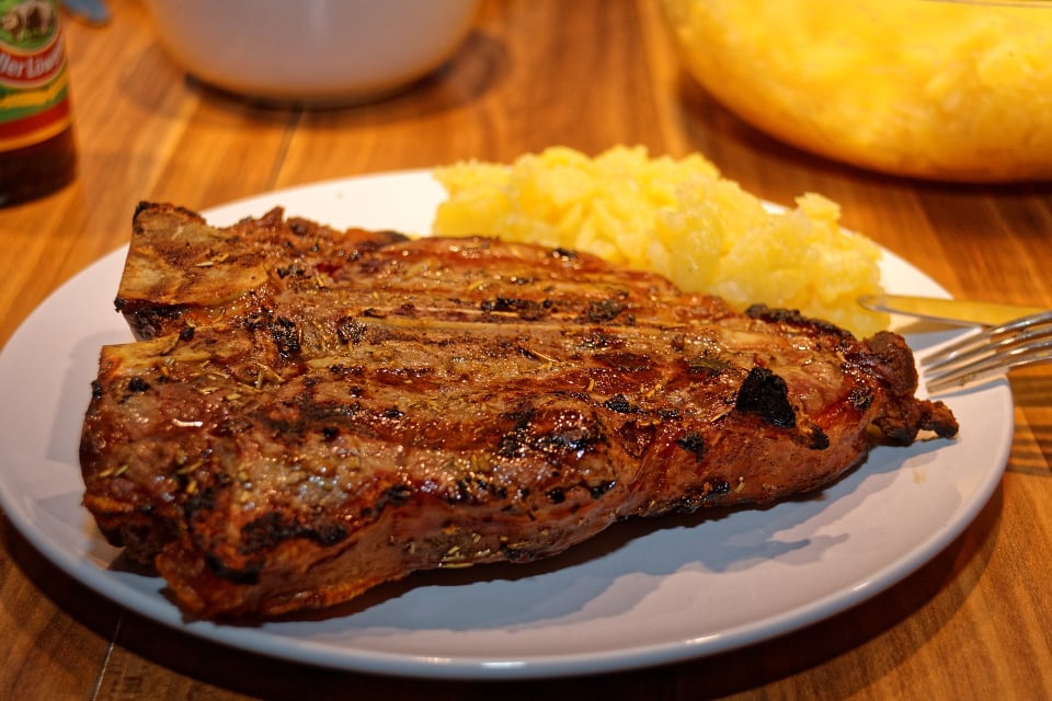 Come cucinare una bistecca alla brace nella friggitrice ad aria article-post