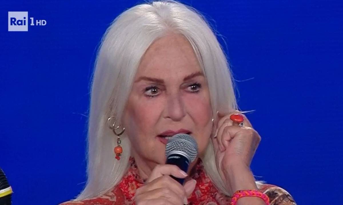 Loretta Goggi abbandona i social e interviene Malgioglio. Cosa è successo? article-post