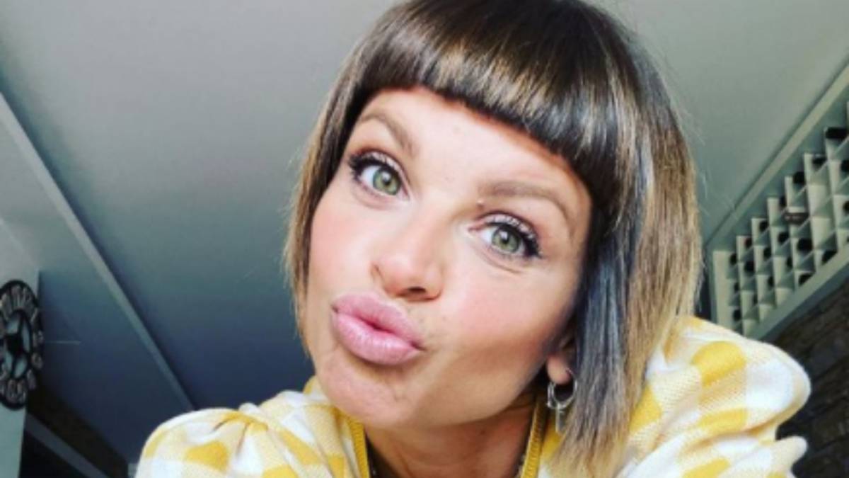 Chi è Alessandra Amoroso: età, carriera, fidanzato, vita privata e curiosità article-post