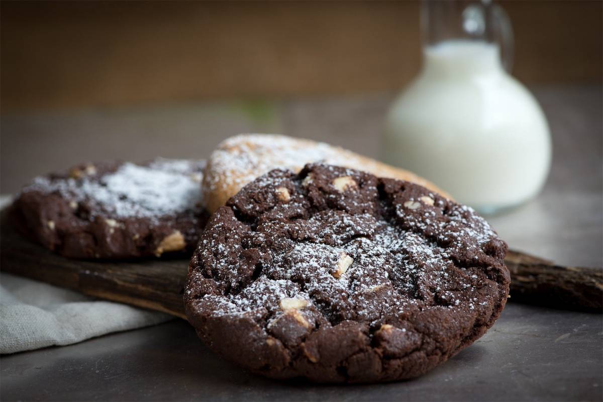 Biscotti al cioccolato facilissimi, nella friggitrice ad aria pronti in 5 minuti article-post