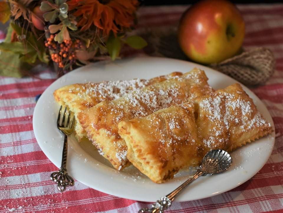 Sfogliatine di mele e crema in friggitrice ad aria: la ricetta facilissima article-post