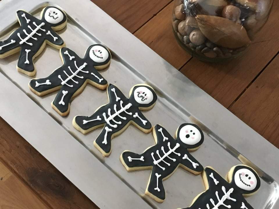 Biscotti scheletro di Halloween, in friggitrice ad aria article-post