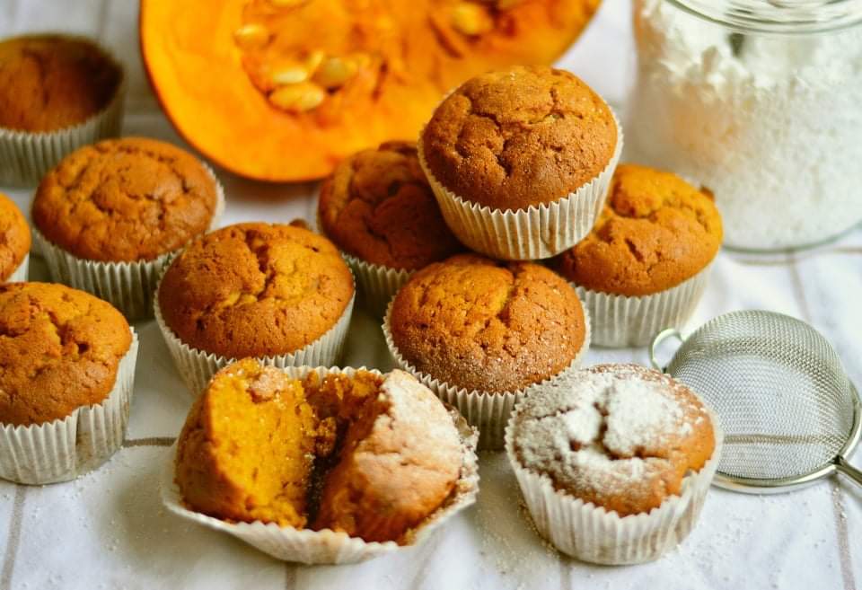 Muffin alla zucca in friggitrice ad aria, scherzetto dolcetto per Halloween article-post