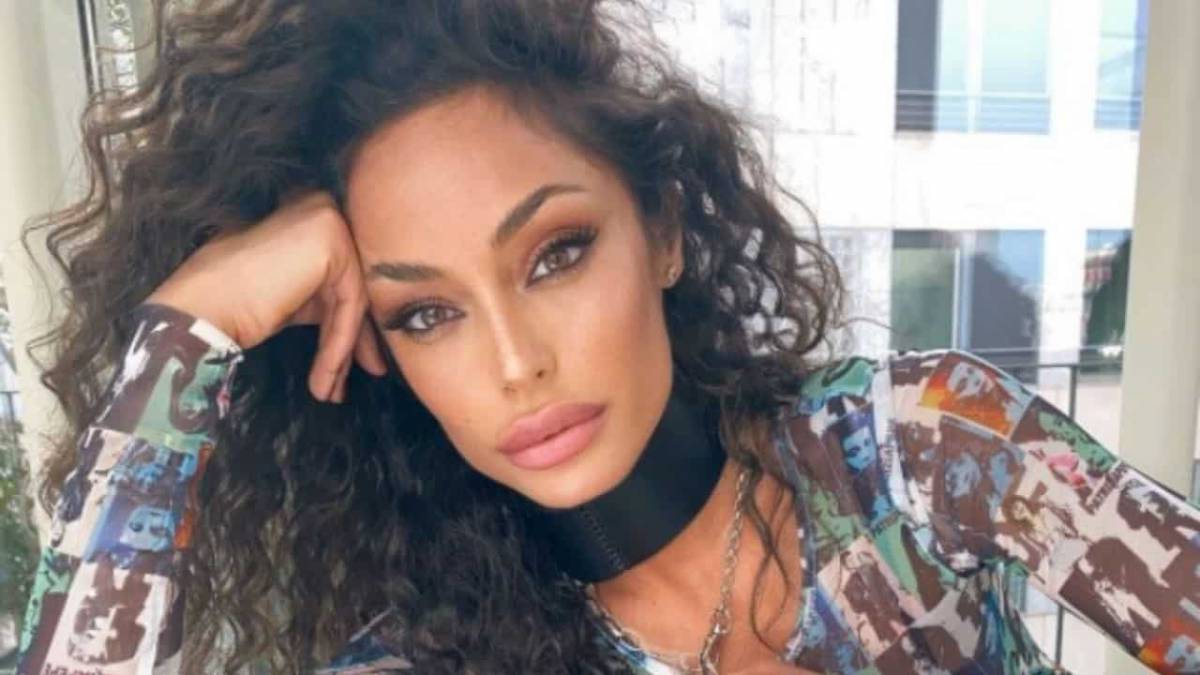 Chi è Raffaella Fico GF Vip 2021? Età, biografia, vita privata, carriera, figlia article-post
