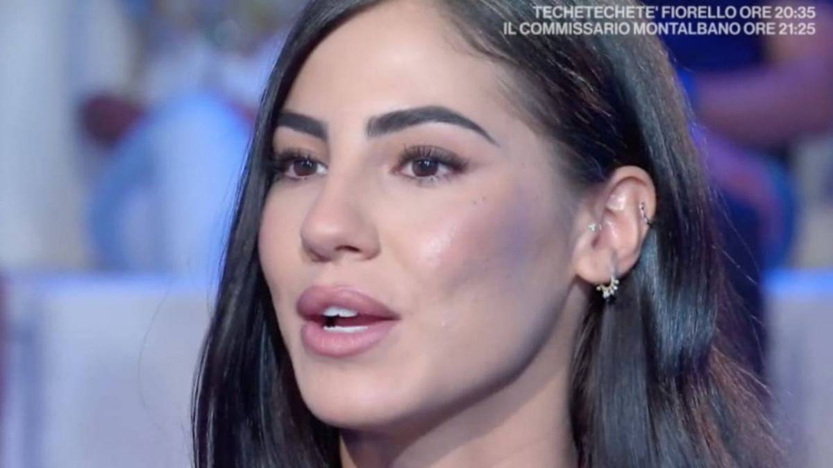 Giulia de Lellis lite da Starbucks: l’influencer è stata cacciata article-post