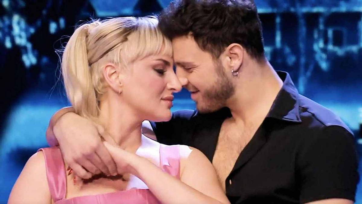 Ballando con le stelle, Arisa e Coppola intimi anche lontano dalla pista FOTO article-post