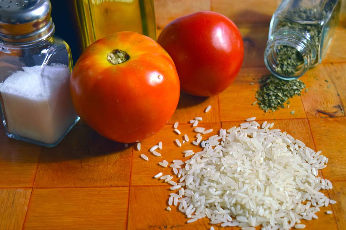 Avete dei pomodori e del riso? Ecco cosa potete fare in friggitrice ad aria article-post
