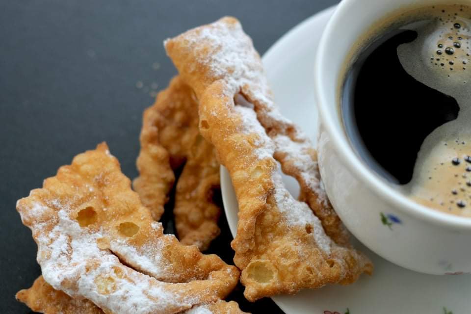 Chiacchiere in friggitrice ad aria, le facciamo con due ingredienti article-post
