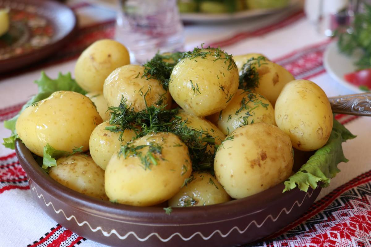 Patate bollite senza buccia, ecco il trucco per conservarle article-post