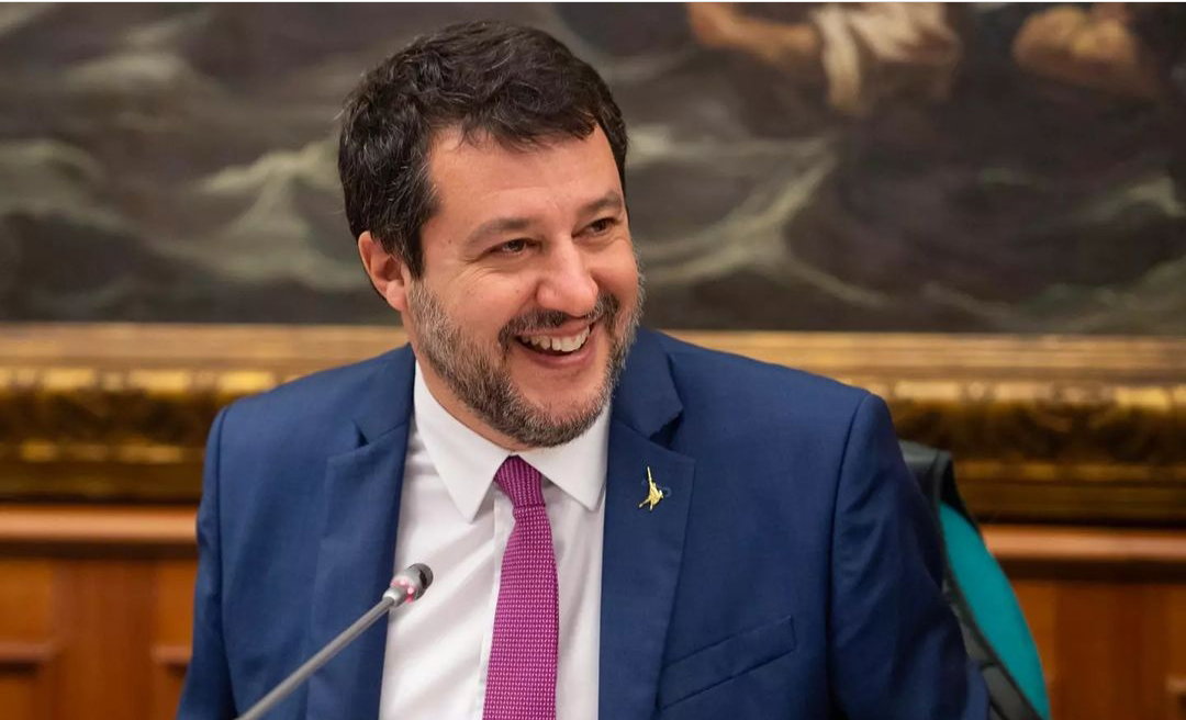 Salvini sbotta contro giornalista: “Lei vuole farsi le canne, io no. Punto e basta” article-post