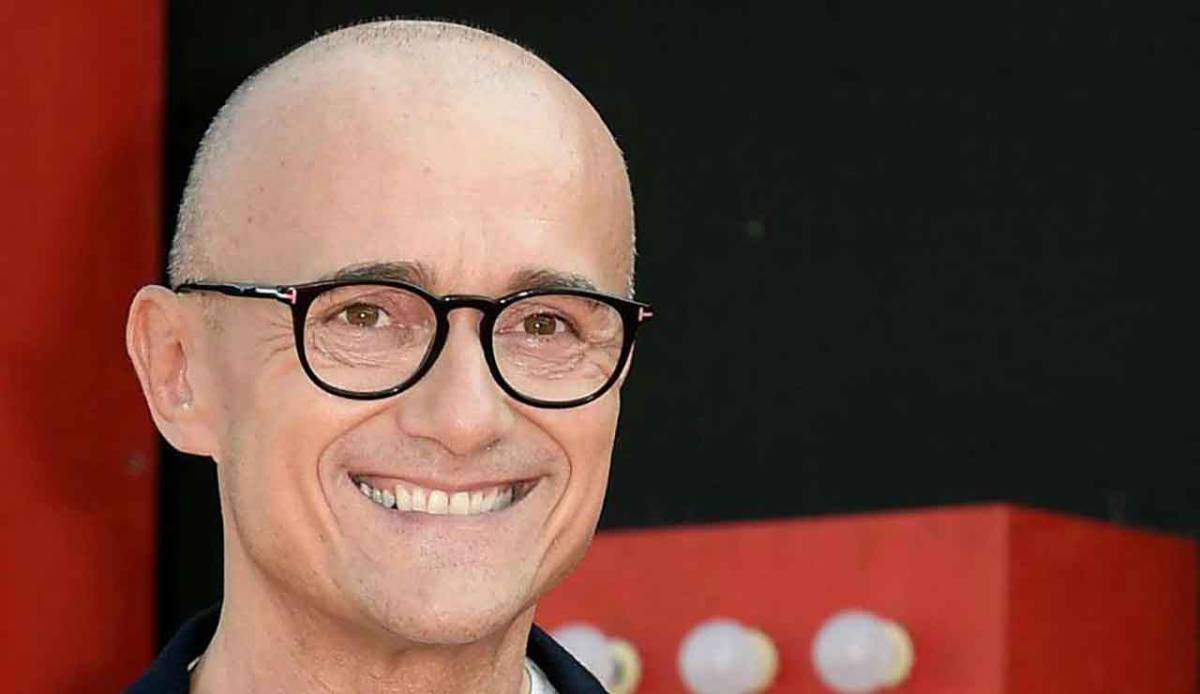 Alfonso Signorini critico sui concorrenti del GFVIP6: “Si prendono troppo sul serio” article-post