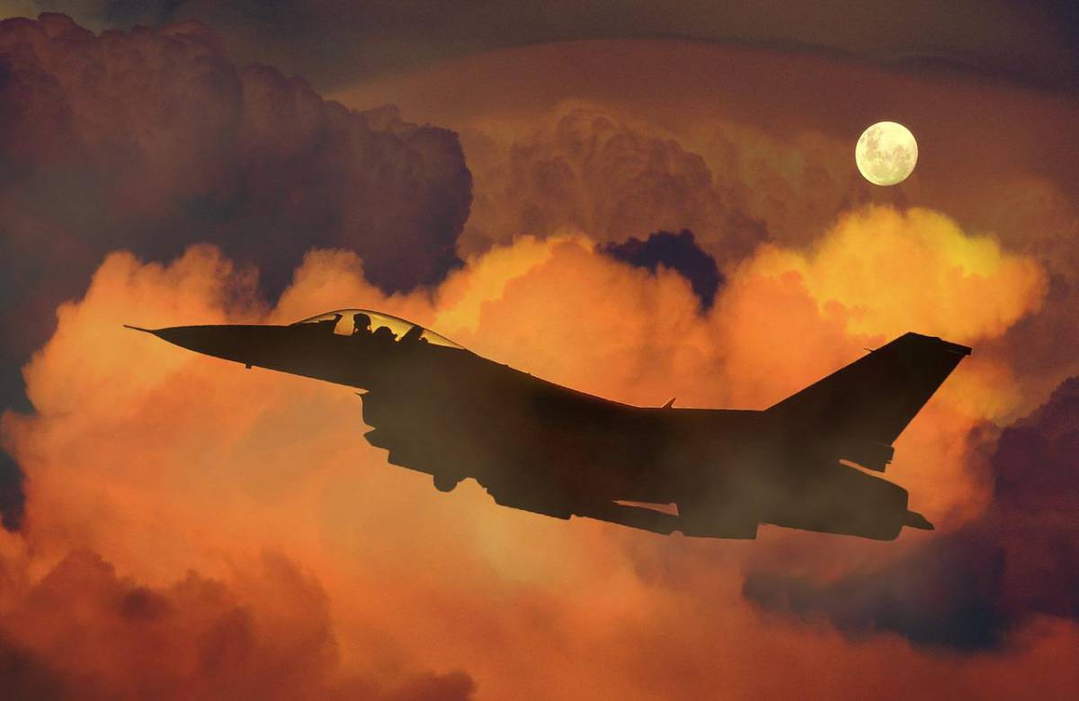 Israele, attacco aereo contro aeroporto di Aleppo: danneggiata la pista article-post