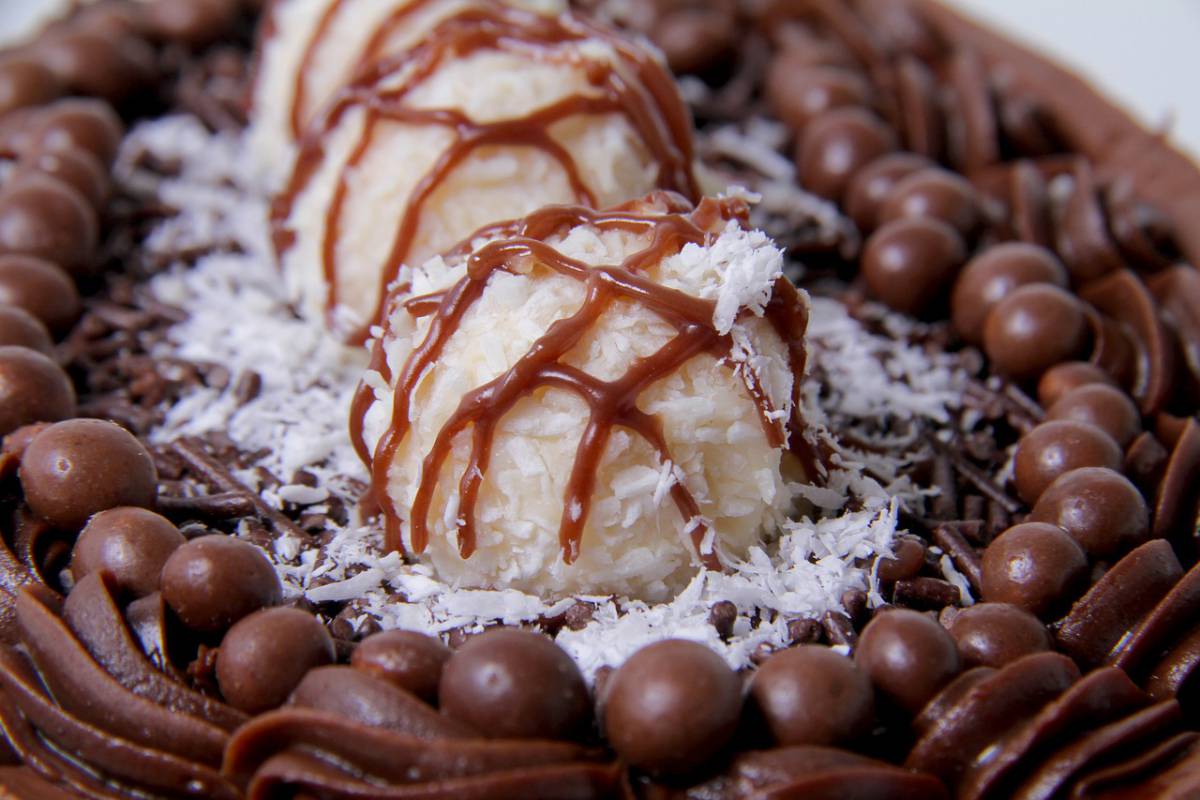 Tiramisù alle fragole nelle uova di cioccolato, la ricetta facilissima in soli 5 minuti article-post