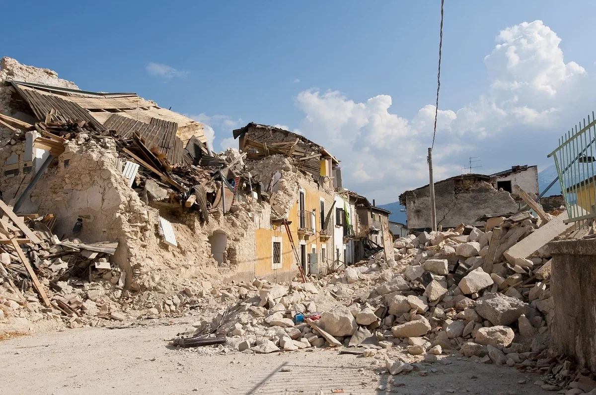 Azovstal, Ucraina: bombe anti-bunker, civili sotto le macerie article-post