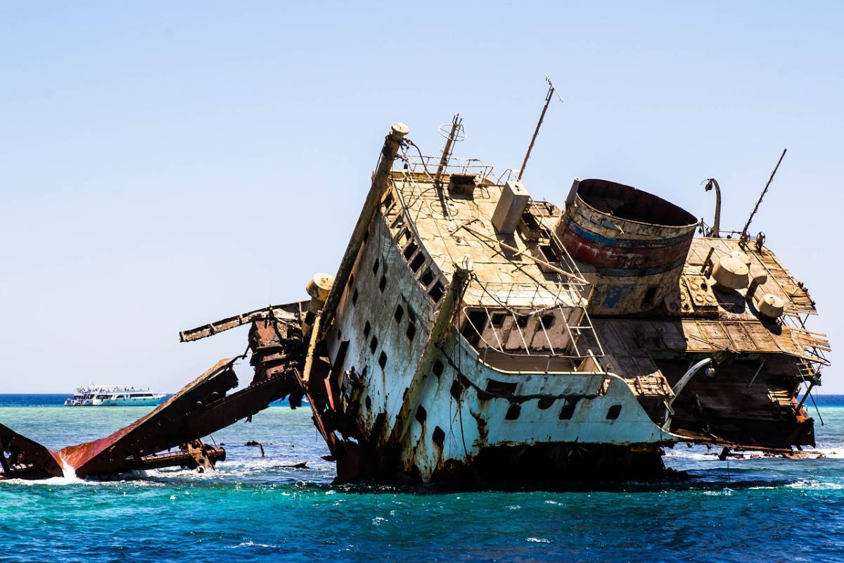 Puglia, affonda rimorchiatore: due morti un superstite article-post