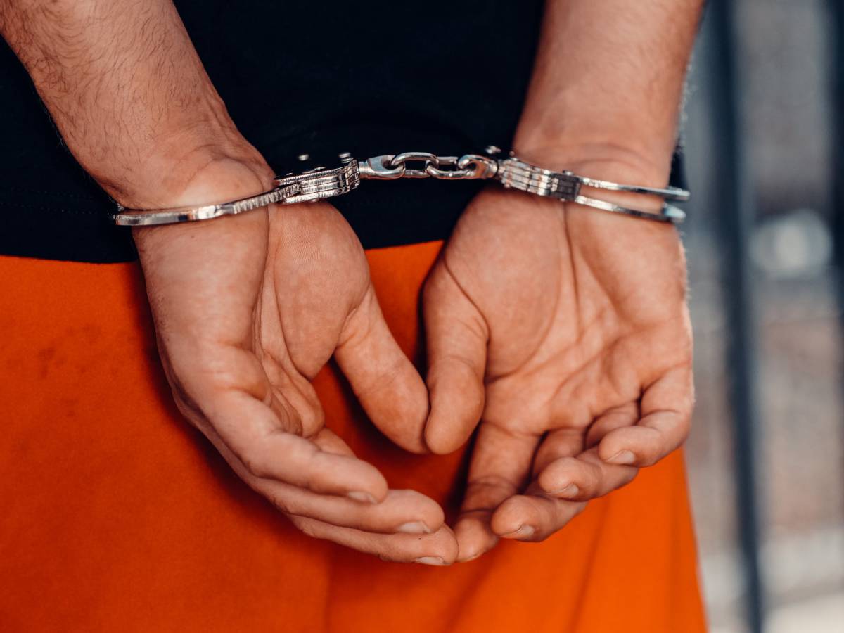 Violentava giovani pazienti: medico arrestato a Milano article-post