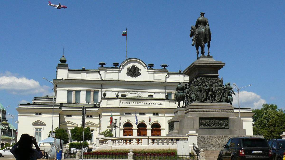 Bulgaria: parlamento vota sfiducia a governo Petkov article-post