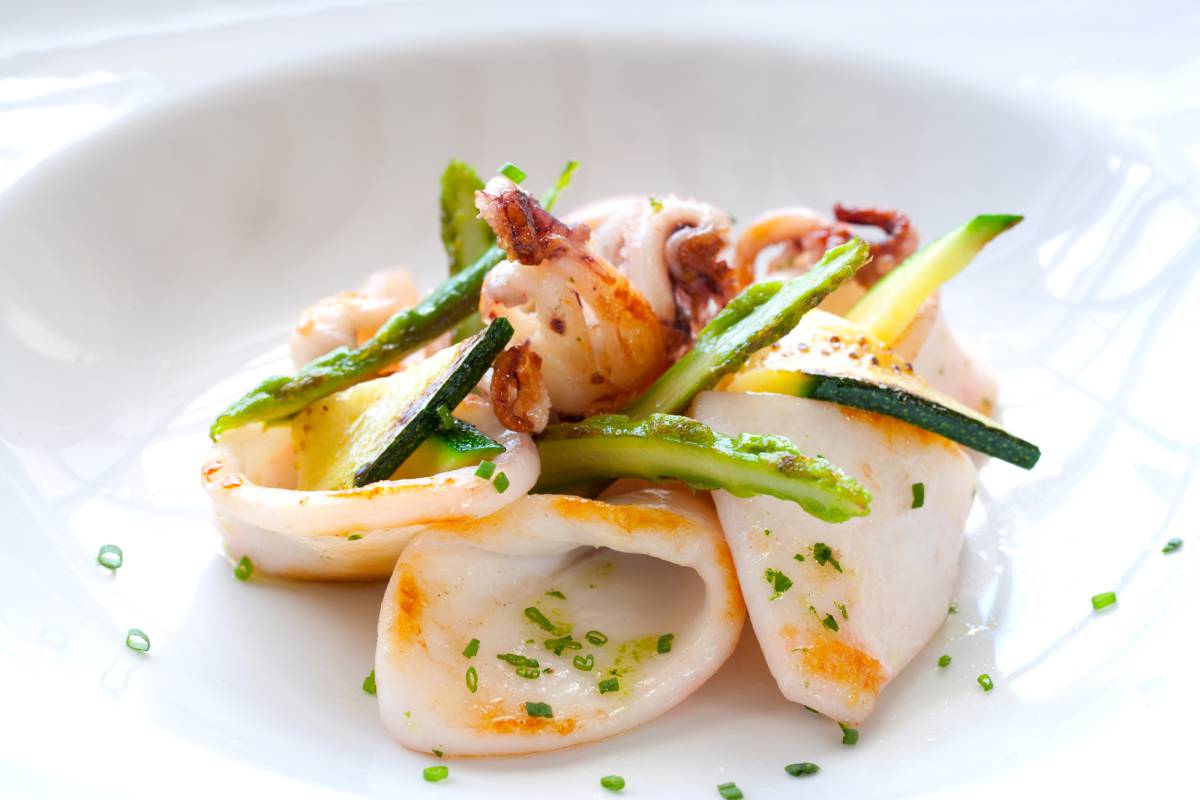 Calamari all’insalata cotti in friggitrice ad aria e pronti in 10 minuti article-post