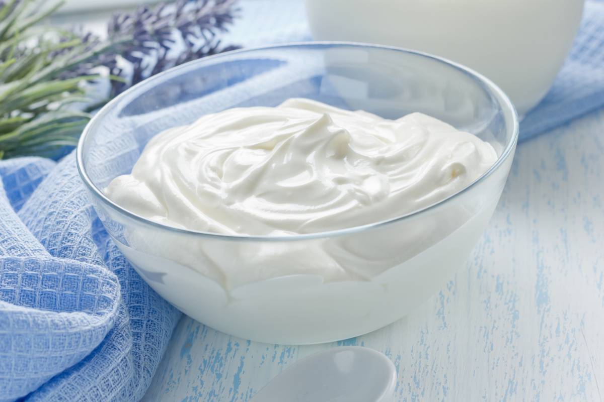 Mousse fredda allo yogurt, pronta in 3 minuti e senza cottura article-post
