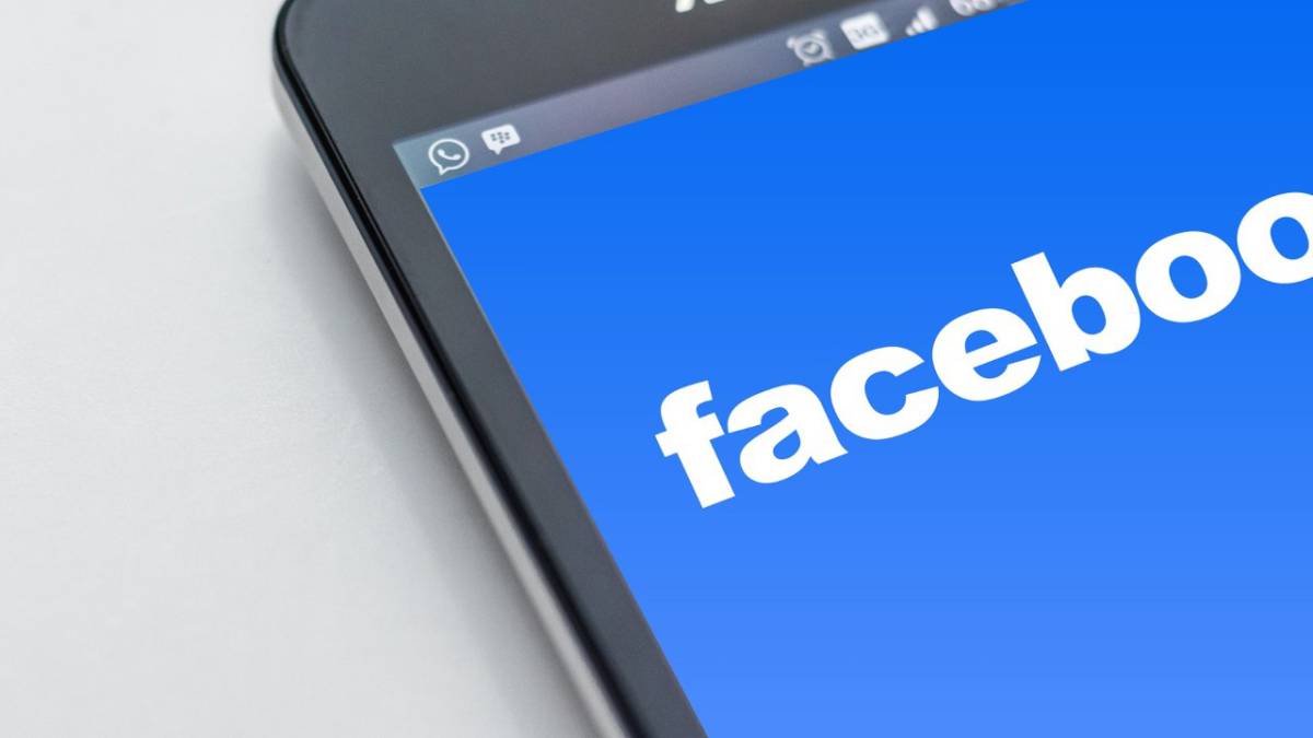 Facebook, rivoluzione in arrivo: fino a 5 profili per ciascun utente article-post