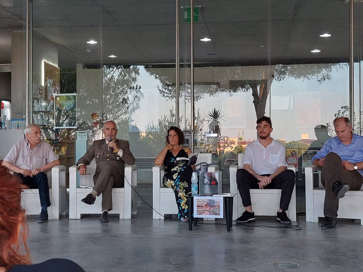 Il Nazista e l’Ebrea, l’amore proibito di Auschwitz: presentato il nuovo romanzo di Roby Contarino article-post