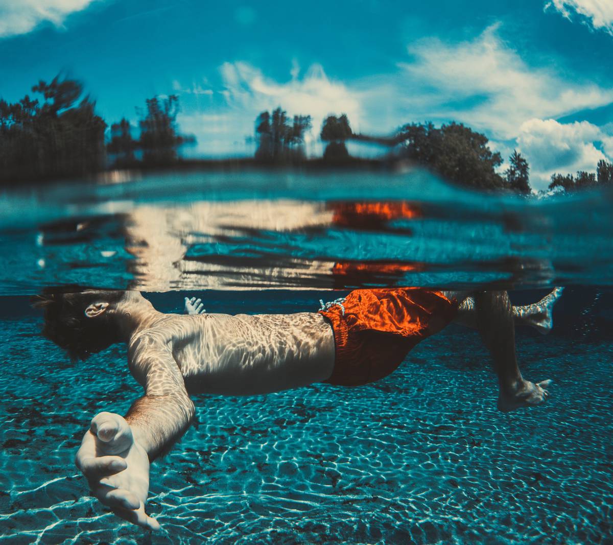 Muore a 21 anni dopo il tuffo “proibito”: il bagnino non era presente article-post