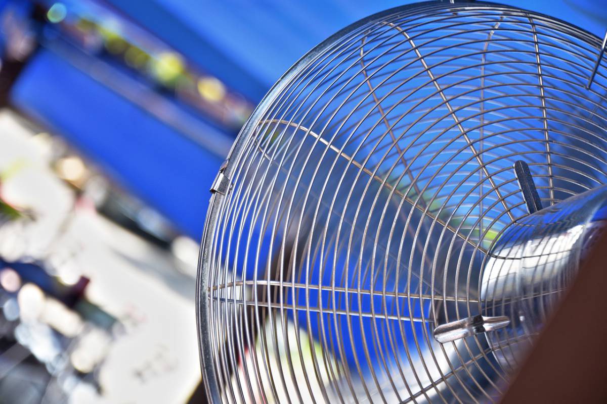 Come creare un condizionatore fatto in casa: basta un ventilatore e questo trucco article-post